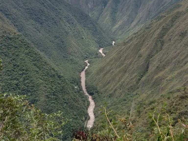 1-Day Inca Trail hike river view