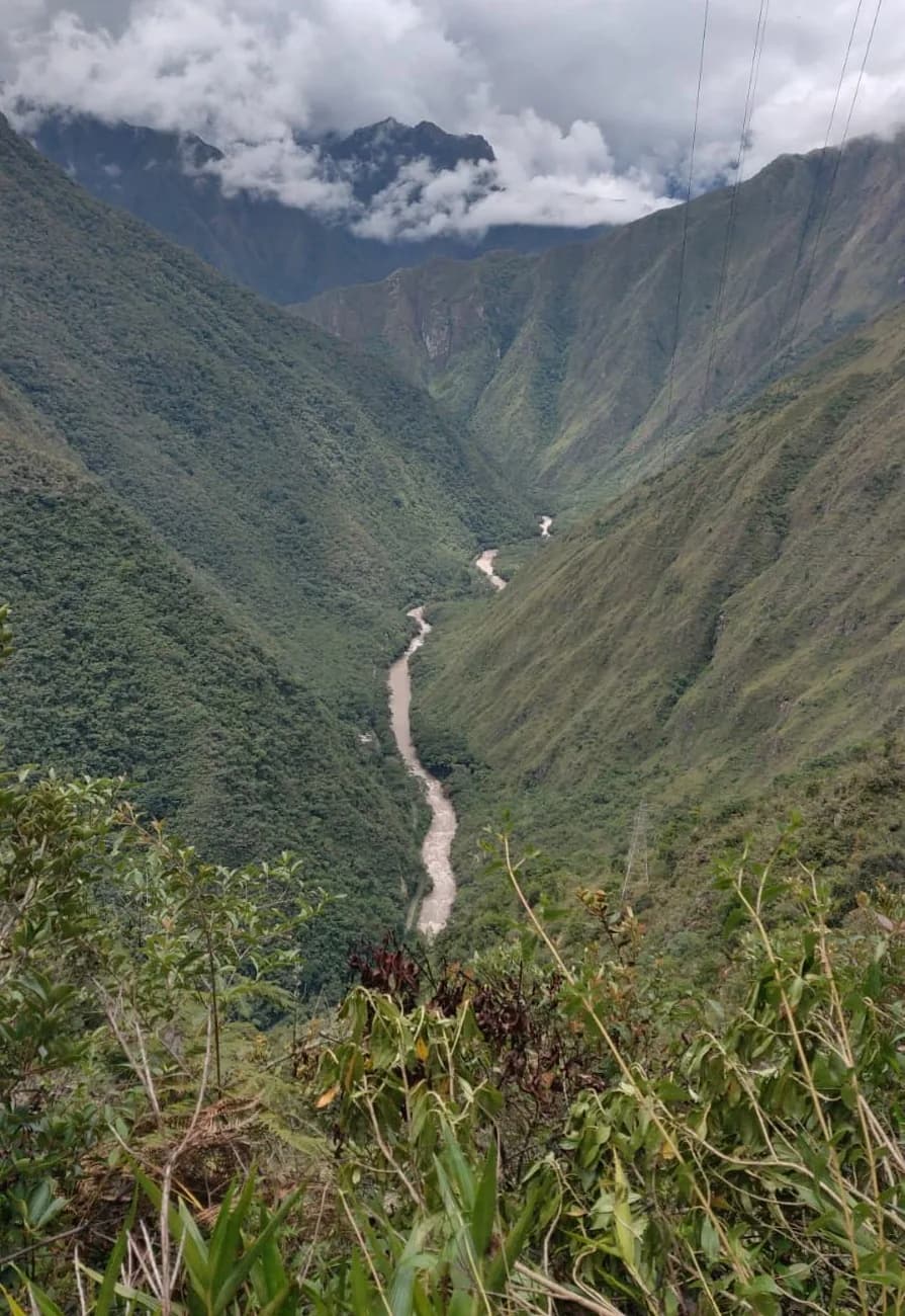 1-Day Inca Trail hike river view