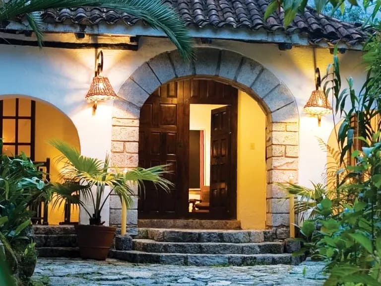 luxury hotel near machu picchu