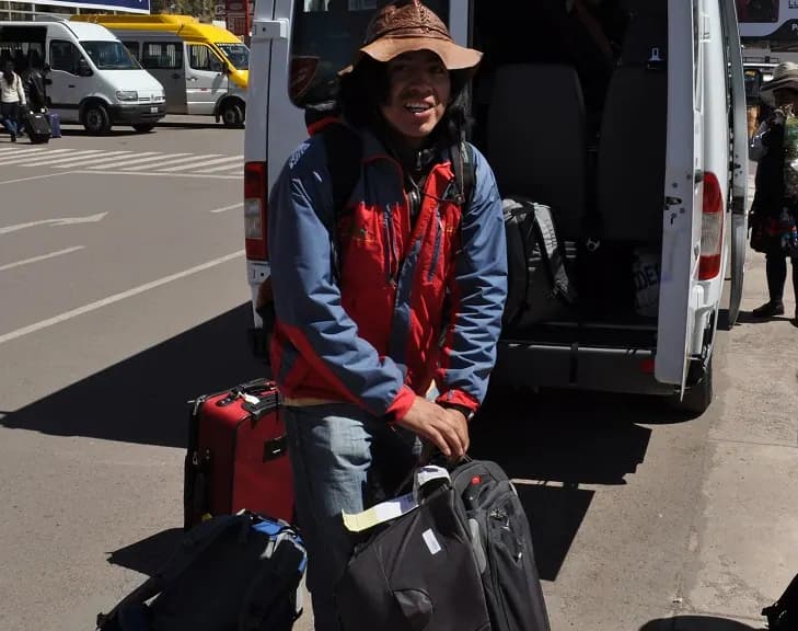 Juan 20loading 20luggage 3df94c280730