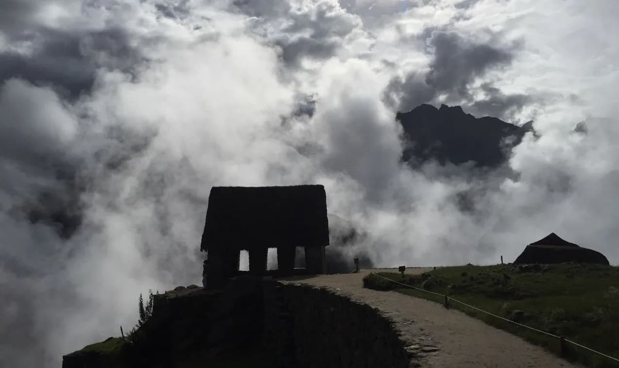 Machu Picchu Foggy Guardhouse 8b9455be1001