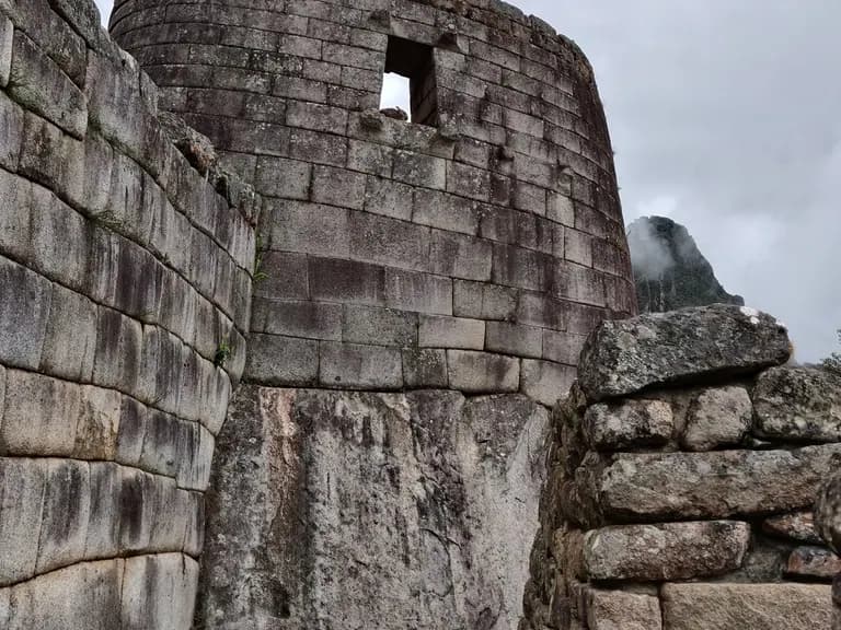 Machu Picchu Sun Temple 4b21af3cce43