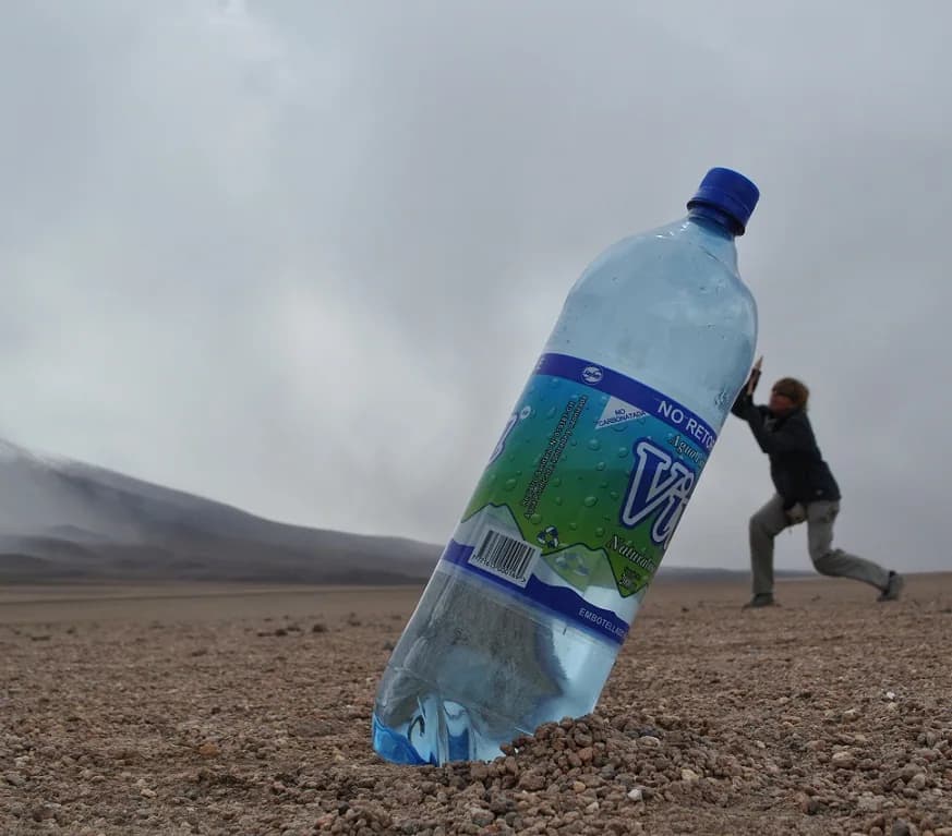 Pushing 20giant 20water 20bottle 676b1cd00d84