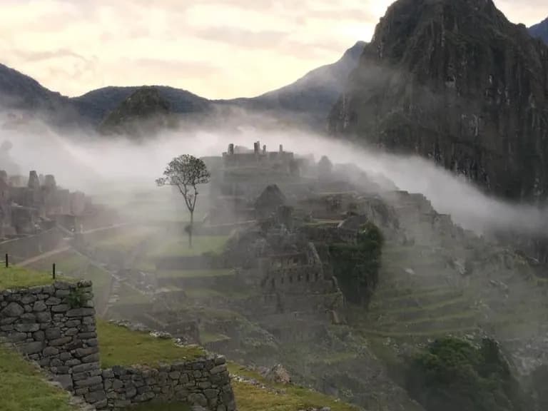 Sunrise Machu Picchu2 7a08f37df15e